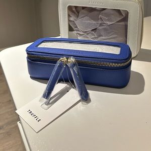 TRUFFLE mini Clarity case.